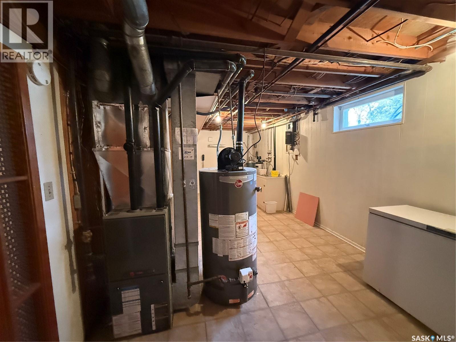 507 7th Avenue E, Assiniboia, Saskatchewan  S0H 0B0 - Photo 18 - SK021201