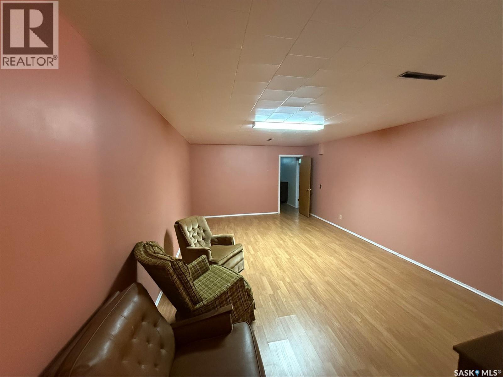 507 7th Avenue E, Assiniboia, Saskatchewan  S0H 0B0 - Photo 16 - SK021201