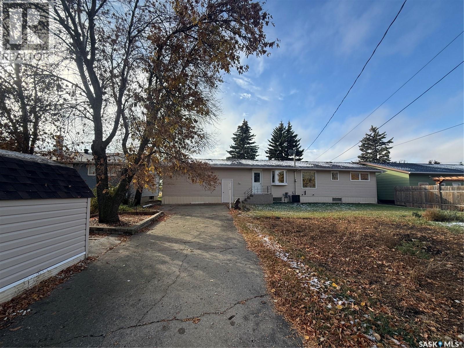 507 7th Avenue E, Assiniboia, Saskatchewan  S0H 0B0 - Photo 33 - SK021201