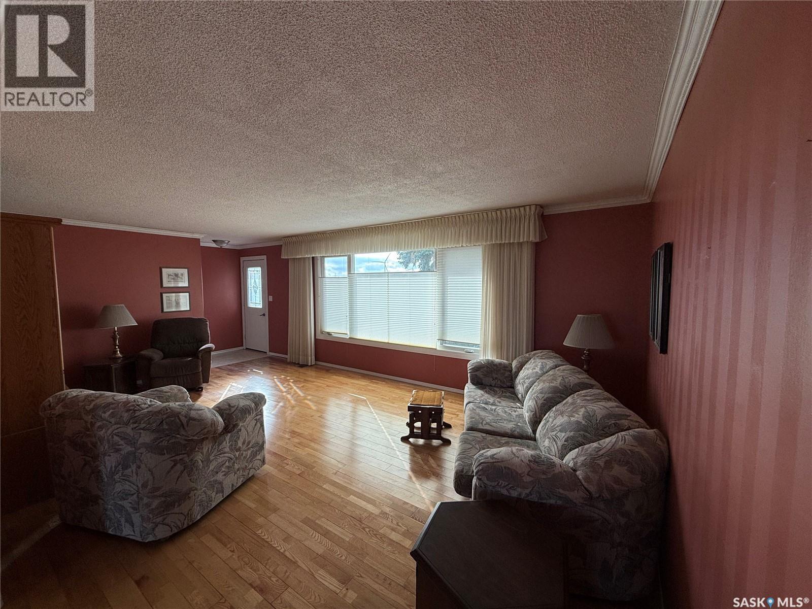 507 7th Avenue E, Assiniboia, Saskatchewan  S0H 0B0 - Photo 12 - SK021201