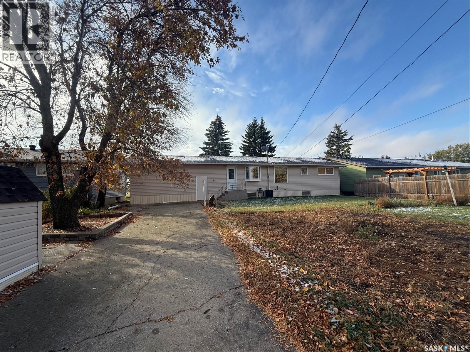 507 7th Avenue E, Assiniboia, Saskatchewan  S0H 0B0 - Photo 32 - SK021201