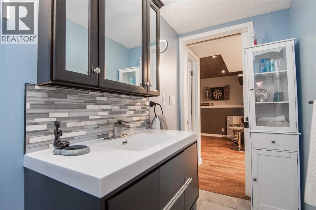 22 Woodbine Avenue, Blackfalds, Alberta  T4M 0K5 - Photo 36 - A2265599