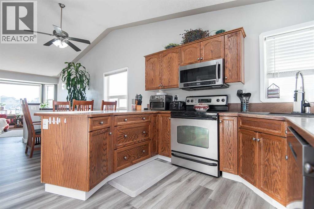 22 Woodbine Avenue, Blackfalds, Alberta  T4M 0K5 - Photo 11 - A2265599