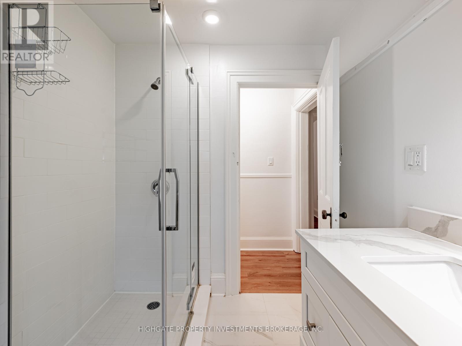 3rd Flr - 351 Palmerston Boulevard, Toronto, Ontario  M6G 2N5 - Photo 10 - C12473748