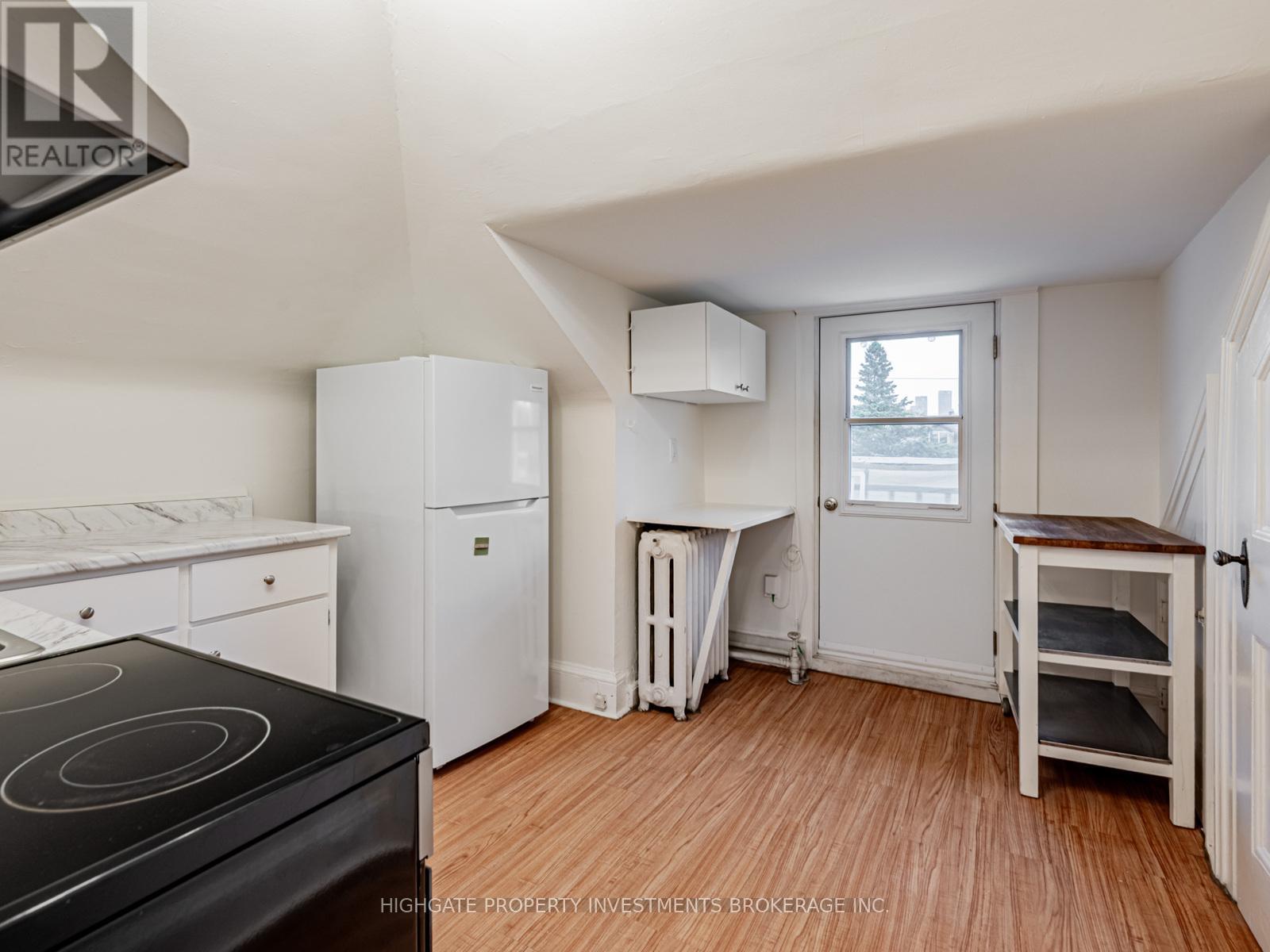 3rd Flr - 351 Palmerston Boulevard, Toronto, Ontario  M6G 2N5 - Photo 11 - C12473748