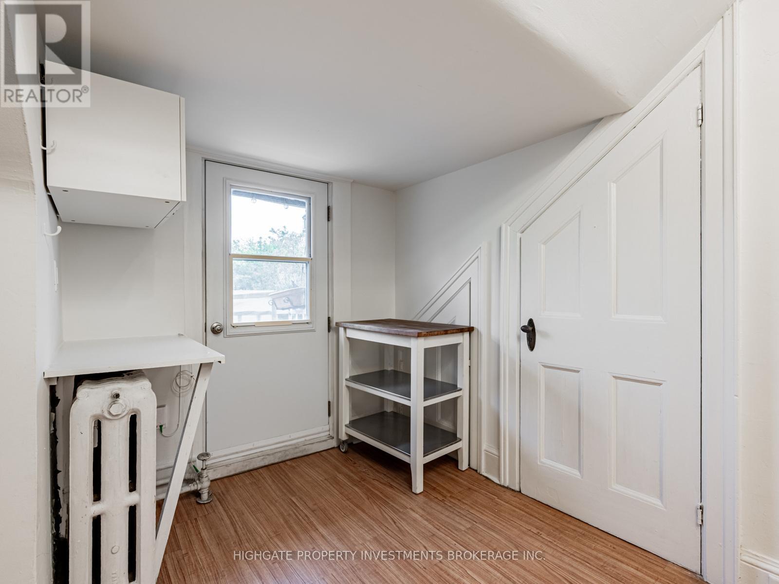 3rd Flr - 351 Palmerston Boulevard, Toronto, Ontario  M6G 2N5 - Photo 13 - C12473748
