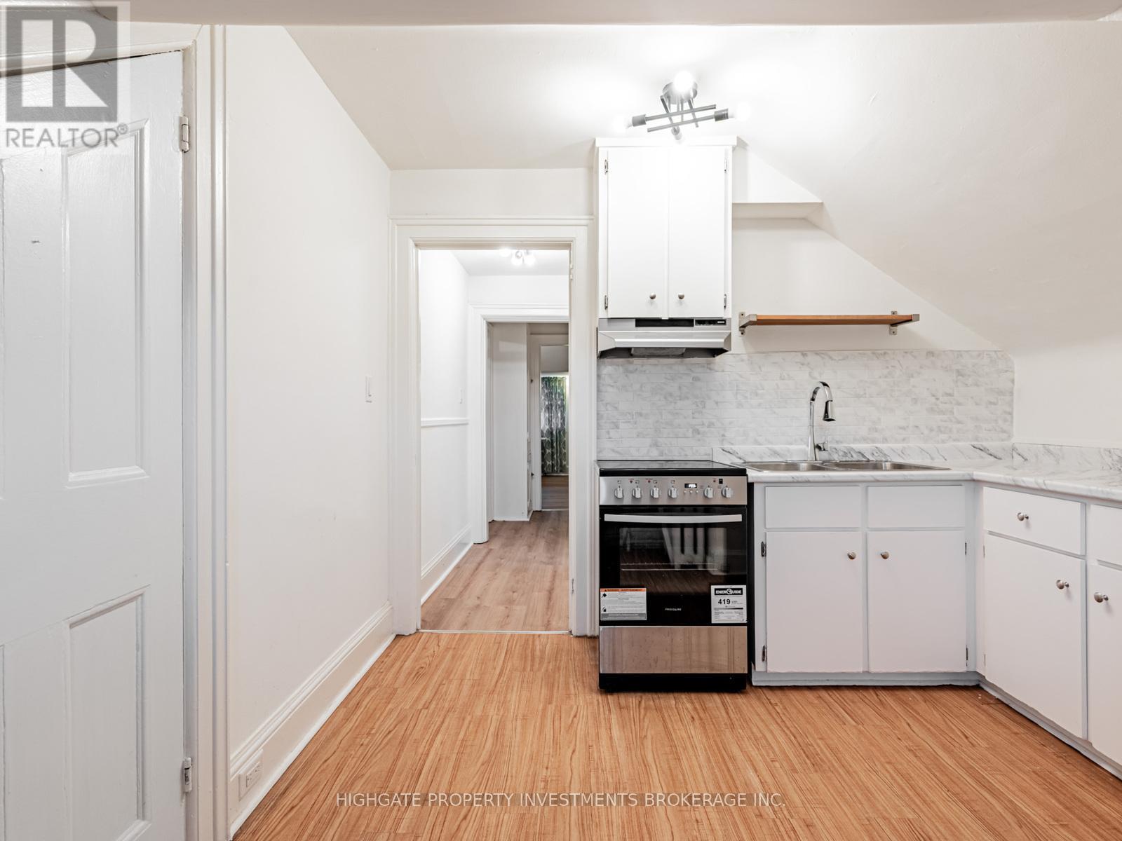 3rd Flr - 351 Palmerston Boulevard, Toronto, Ontario  M6G 2N5 - Photo 14 - C12473748