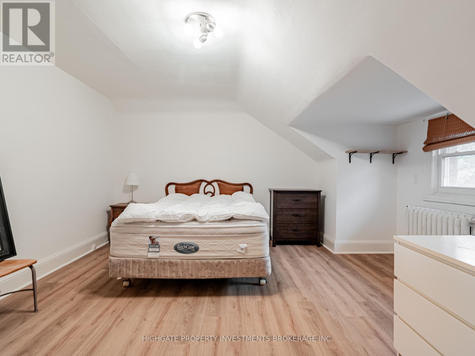 3rd Flr - 351 Palmerston Boulevard, Toronto, Ontario  M6G 2N5 - Photo 17 - C12473748