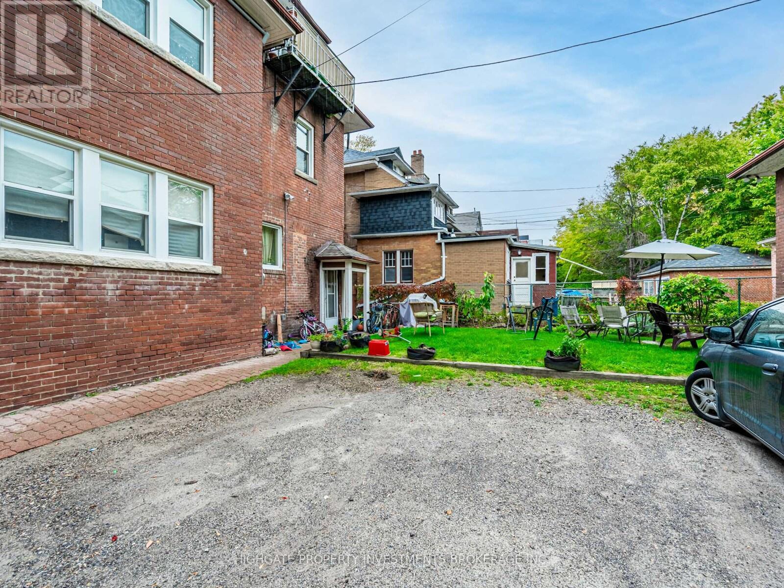 3rd Flr - 351 Palmerston Boulevard, Toronto, Ontario  M6G 2N5 - Photo 26 - C12473748