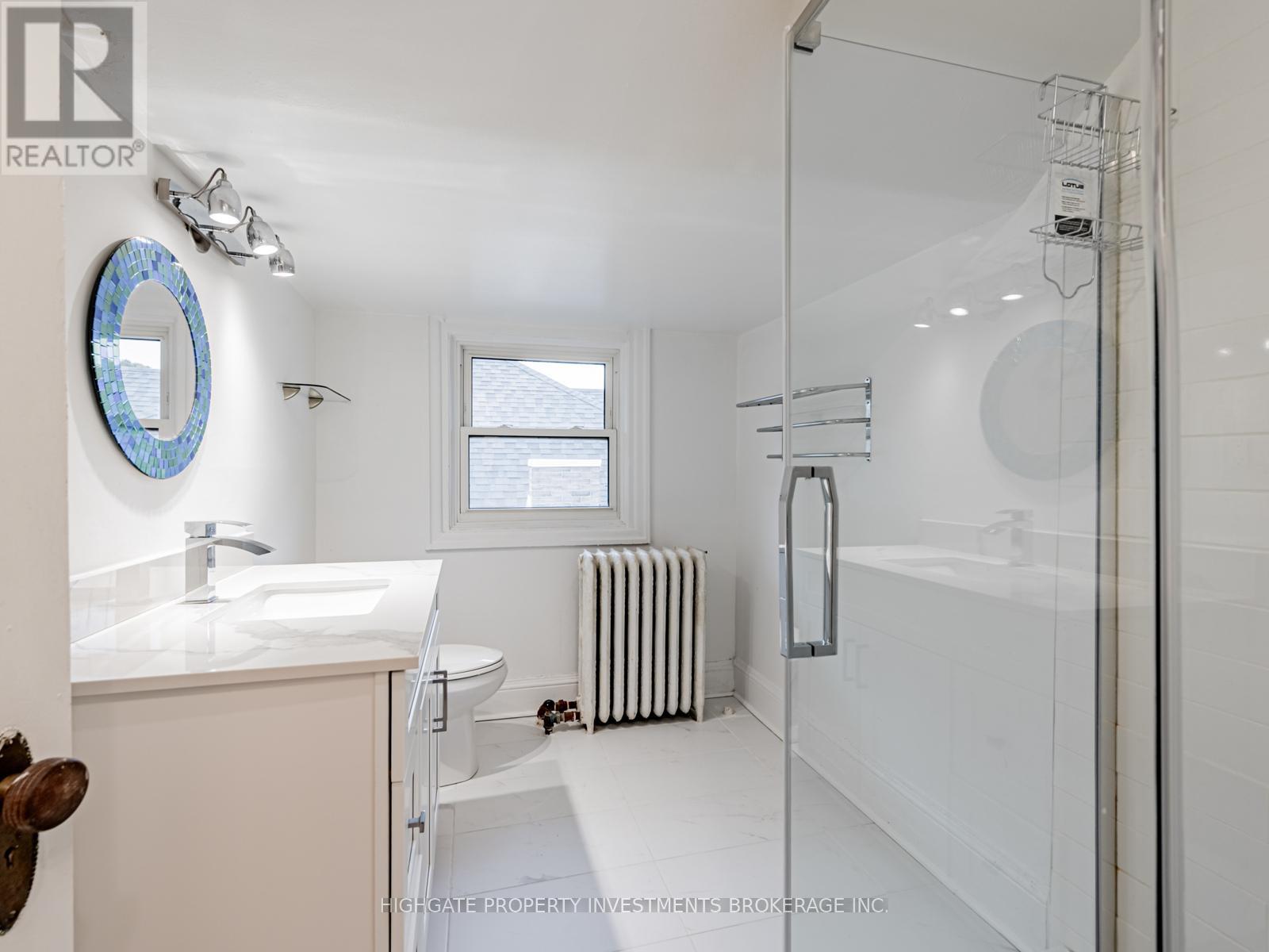 3rd Flr - 351 Palmerston Boulevard, Toronto, Ontario  M6G 2N5 - Photo 9 - C12473748