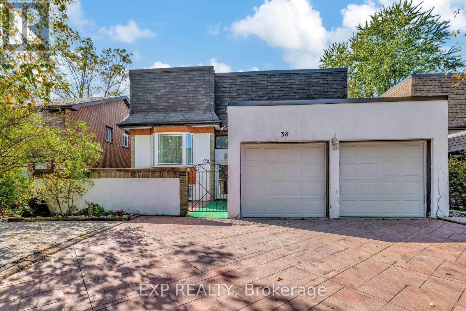 38 Tarbert Road, Toronto, Ontario  M2M 2Y2 - Photo 3 - C12473766