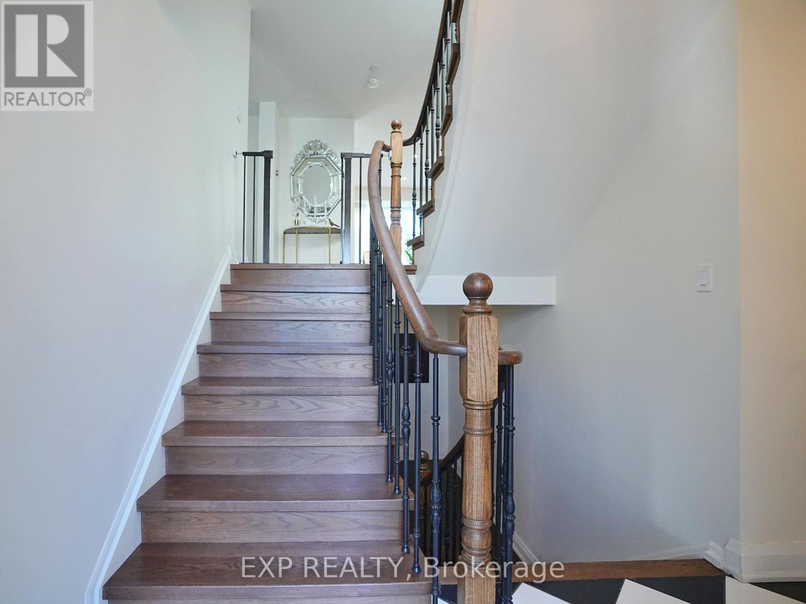 38 Tarbert Road, Toronto, Ontario  M2M 2Y2 - Photo 4 - C12473766