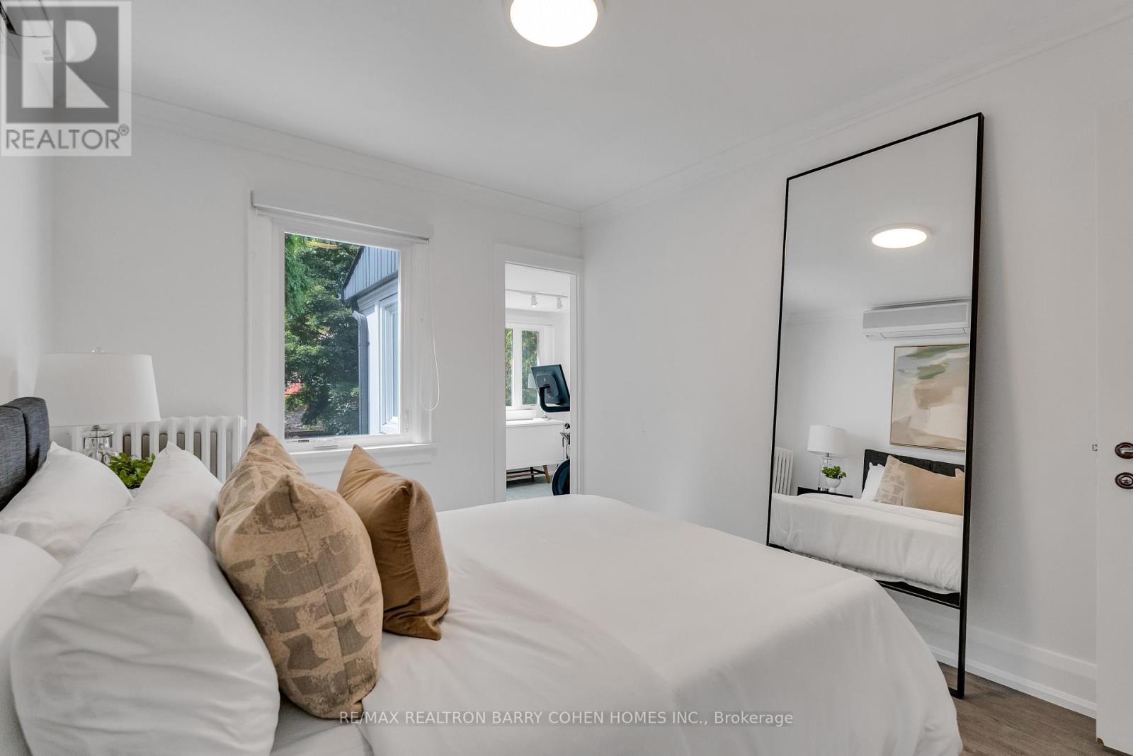 18 Astley Avenue, Toronto, Ontario  M4W 3B4 - Photo 15 - C12473795