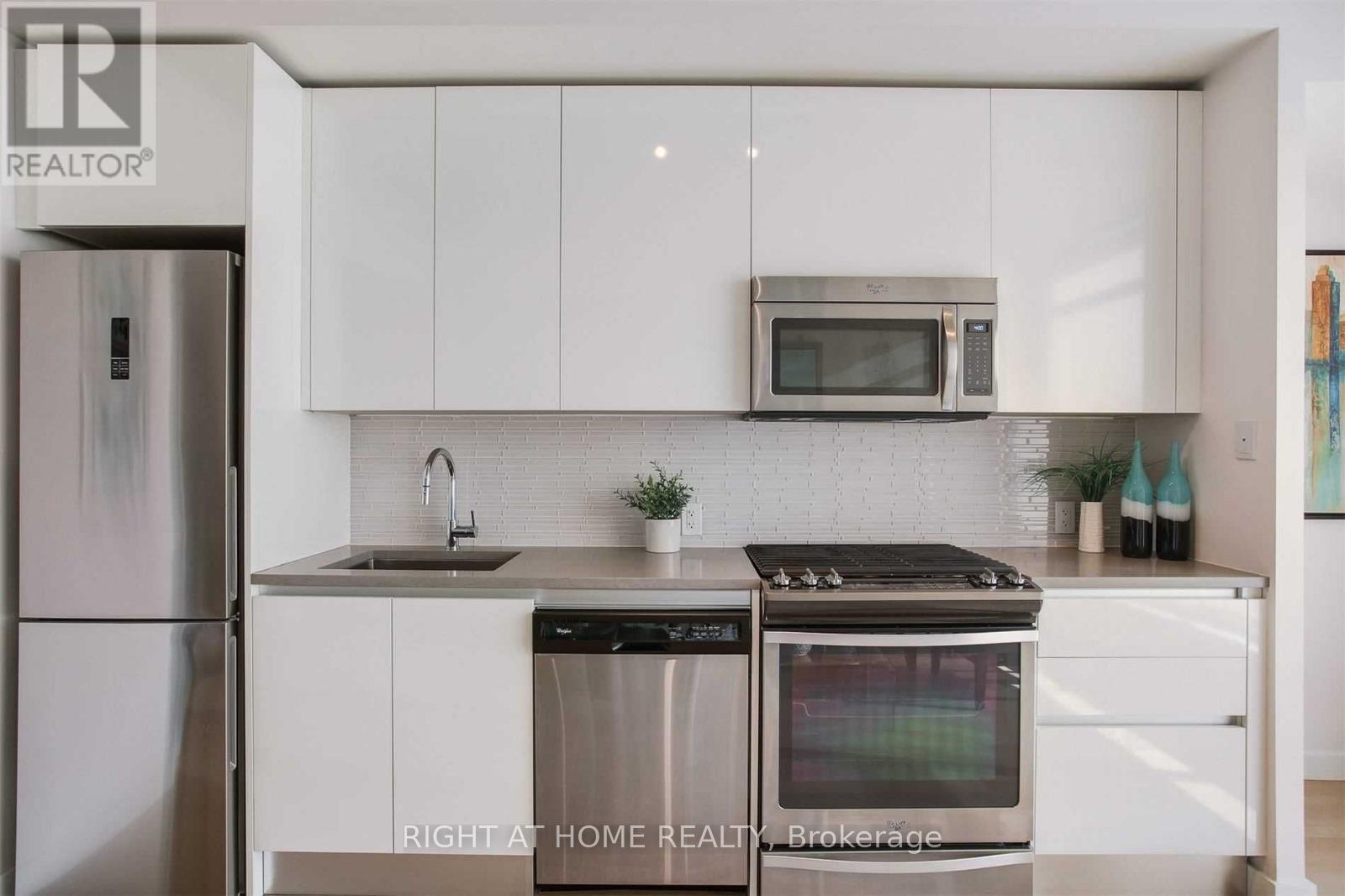 408 - 111 Bathurst Street, Toronto, Ontario  M5V 0M9 - Photo 11 - C12473871