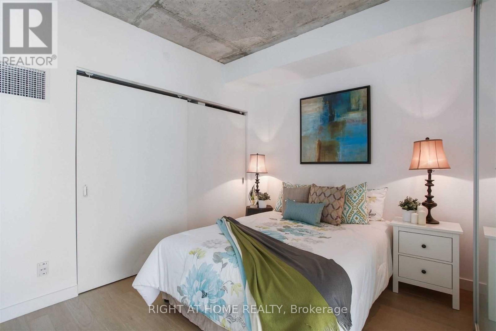 408 - 111 Bathurst Street, Toronto, Ontario  M5V 0M9 - Photo 12 - C12473871