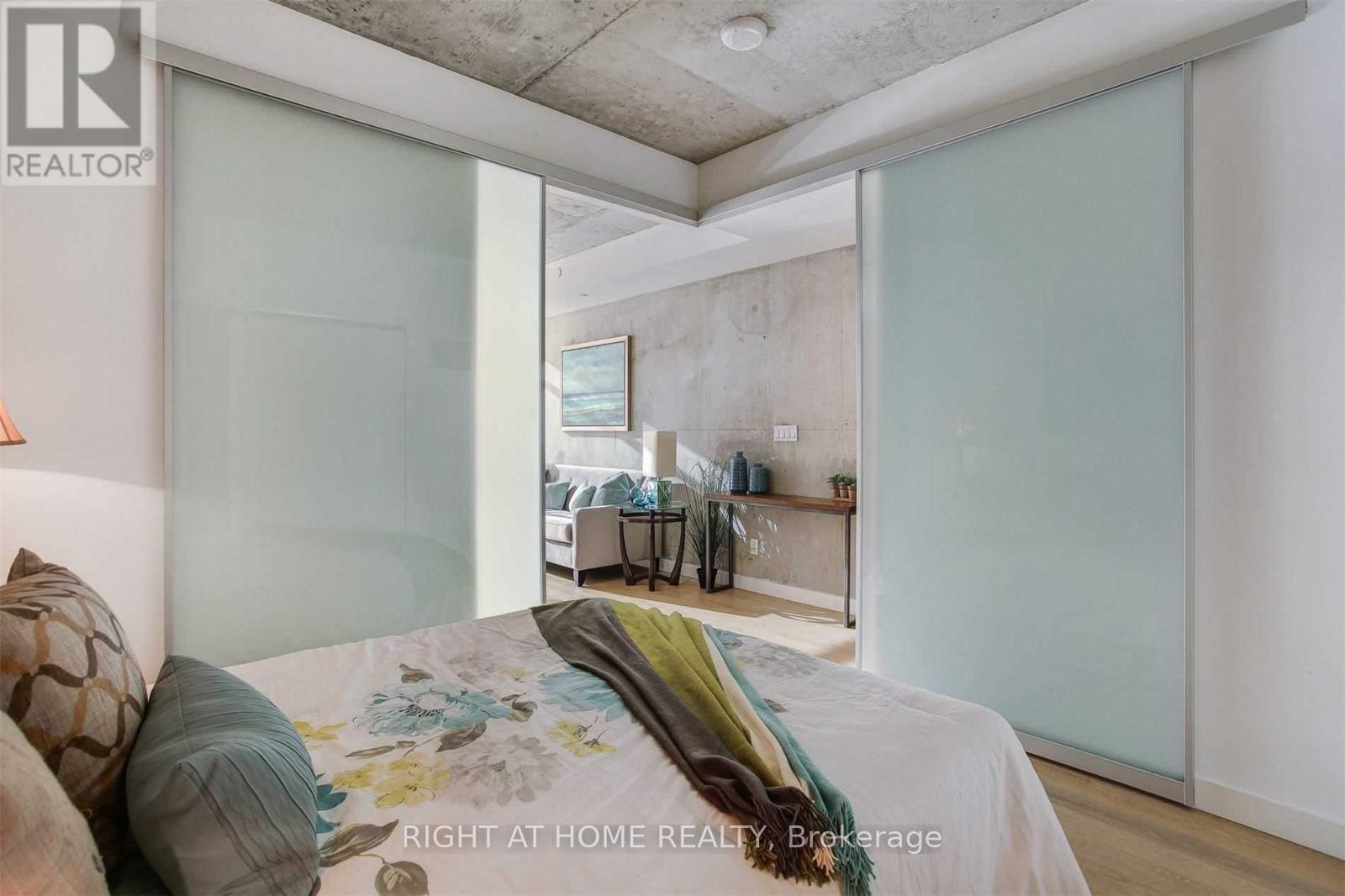408 - 111 Bathurst Street, Toronto, Ontario  M5V 0M9 - Photo 13 - C12473871
