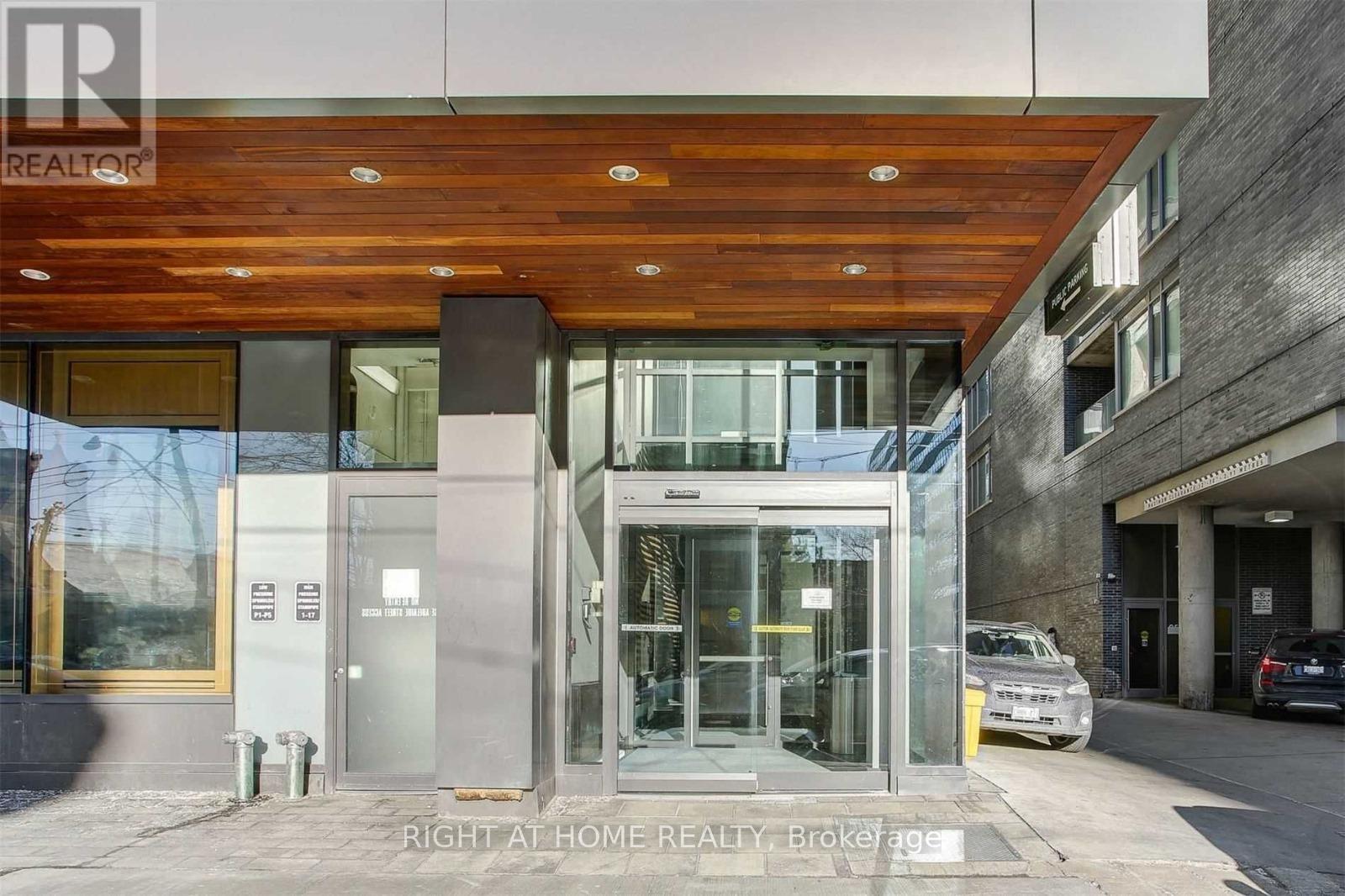 408 - 111 Bathurst Street, Toronto, Ontario  M5V 0M9 - Photo 3 - C12473871