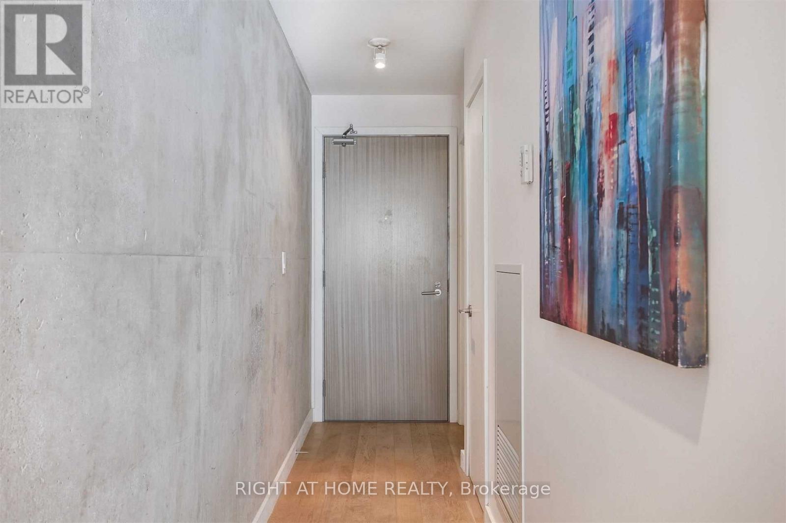 408 - 111 Bathurst Street, Toronto, Ontario  M5V 0M9 - Photo 5 - C12473871