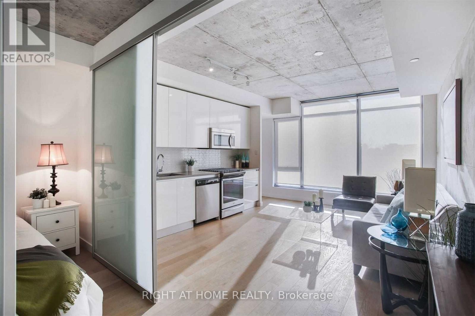 408 - 111 Bathurst Street, Toronto, Ontario  M5V 0M9 - Photo 7 - C12473871