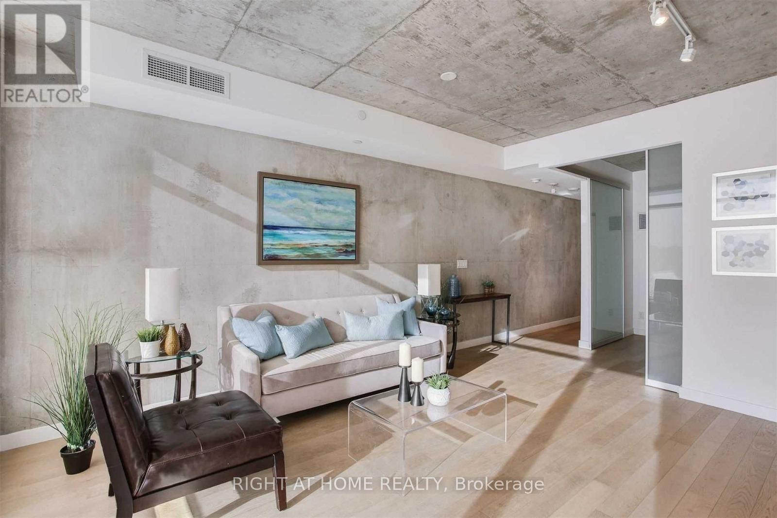 408 - 111 Bathurst Street, Toronto, Ontario  M5V 0M9 - Photo 8 - C12473871