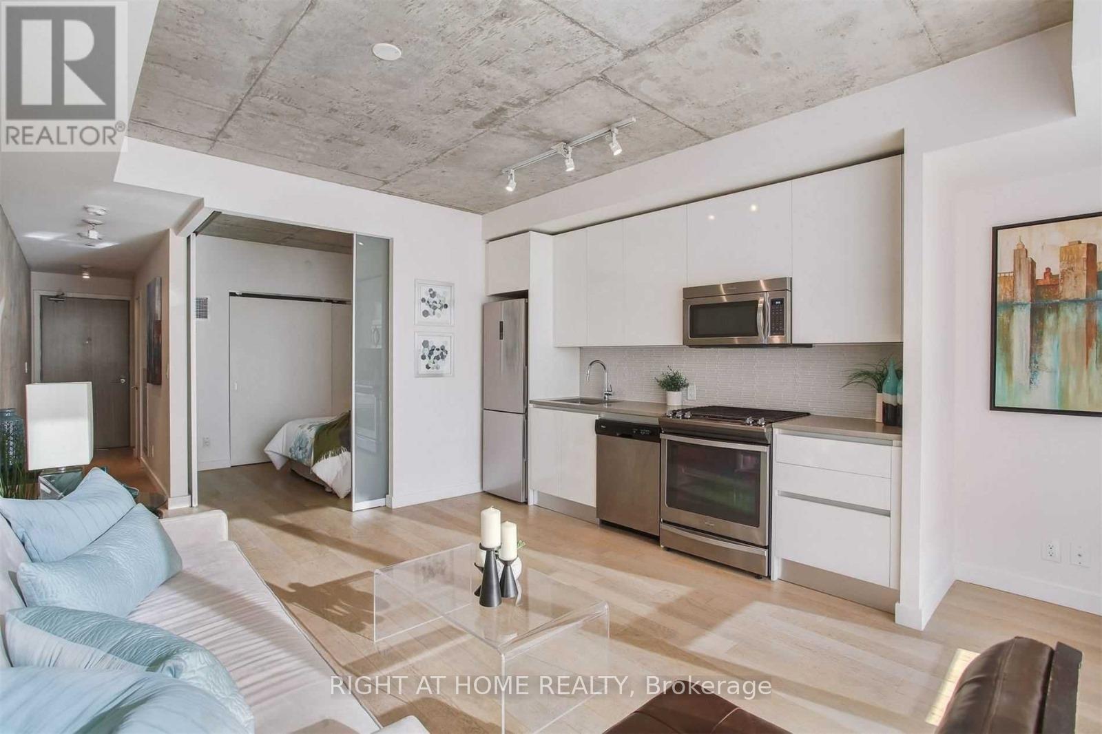408 - 111 Bathurst Street, Toronto, Ontario  M5V 0M9 - Photo 9 - C12473871