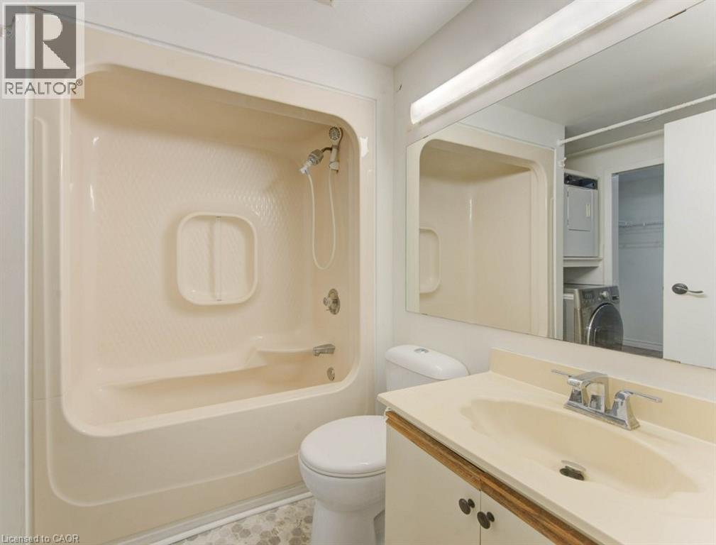 20 Ellen Street E Unit# 405, Kitchener, Ontario  N2H 6R7 - Photo 7 - 40771950