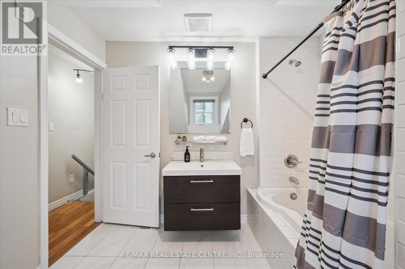 16 - 18 St Andrews Street, Cambridge, Ontario  N1S 1M4 - Photo 17 - X12473625