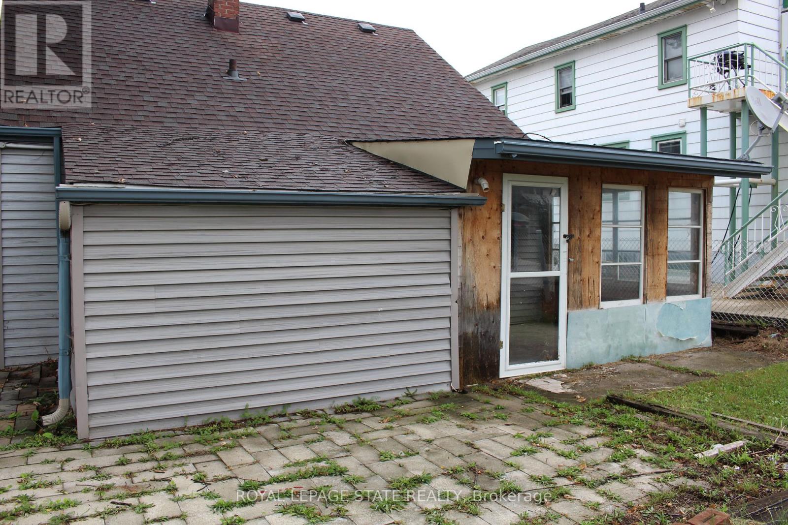 5406 Mcrae Street, Niagara Falls, Ontario  L2E 1R4 - Photo 12 - X12473655