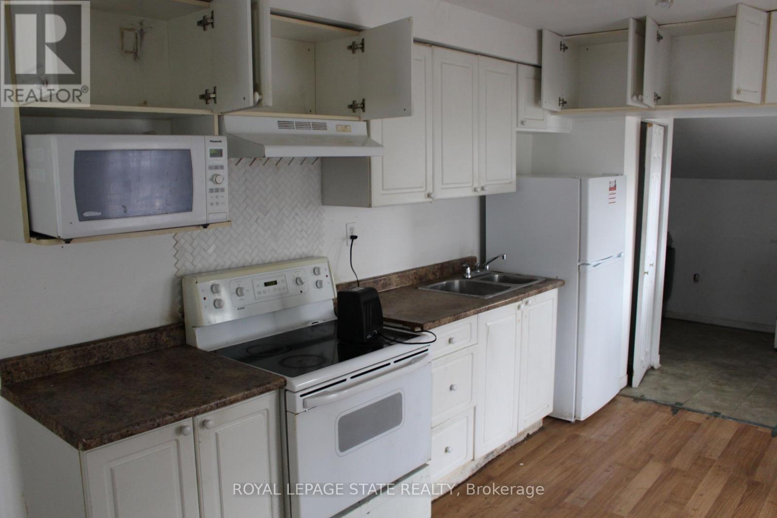 5406 Mcrae Street, Niagara Falls, Ontario  L2E 1R4 - Photo 21 - X12473655