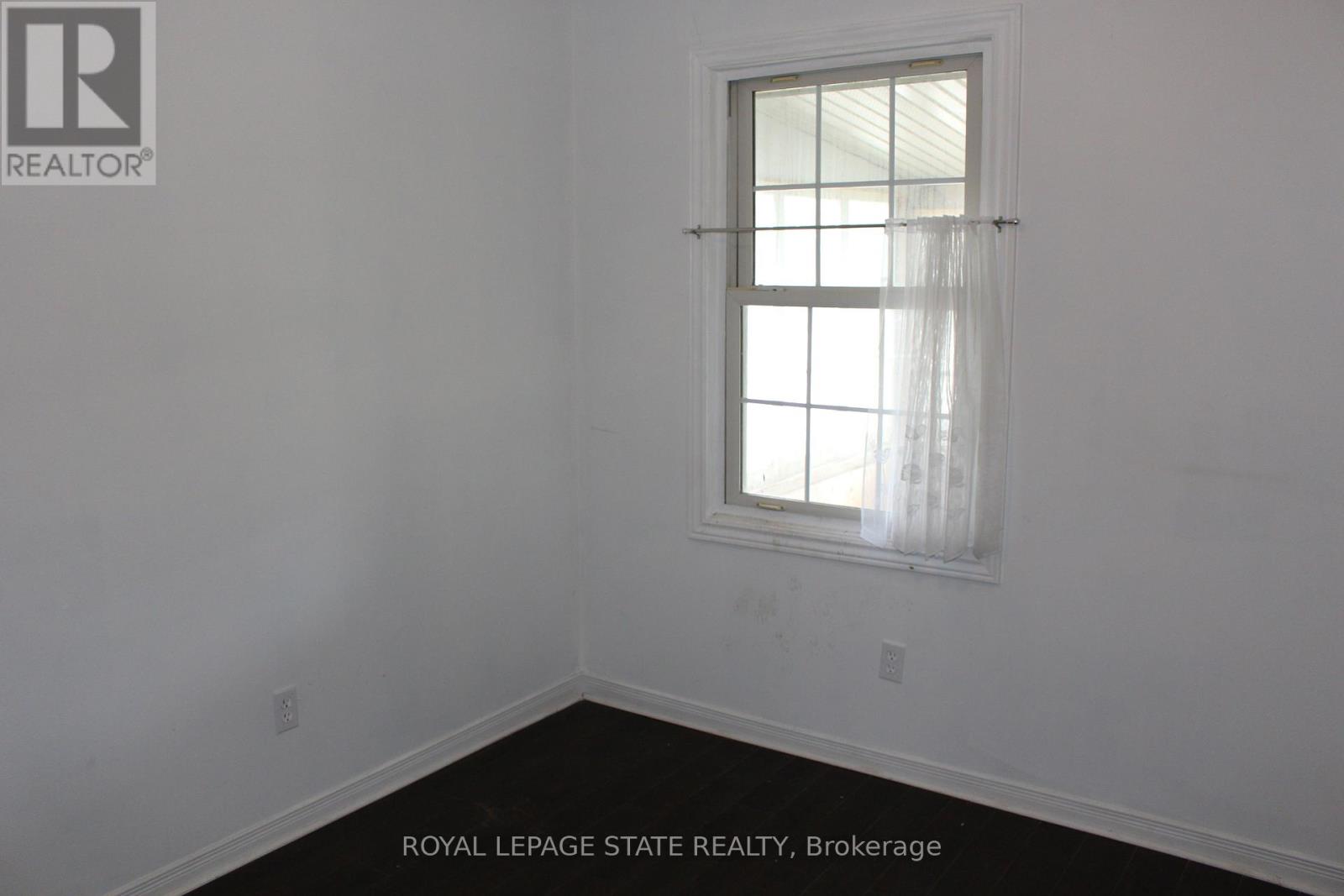 5406 Mcrae Street, Niagara Falls, Ontario  L2E 1R4 - Photo 24 - X12473655