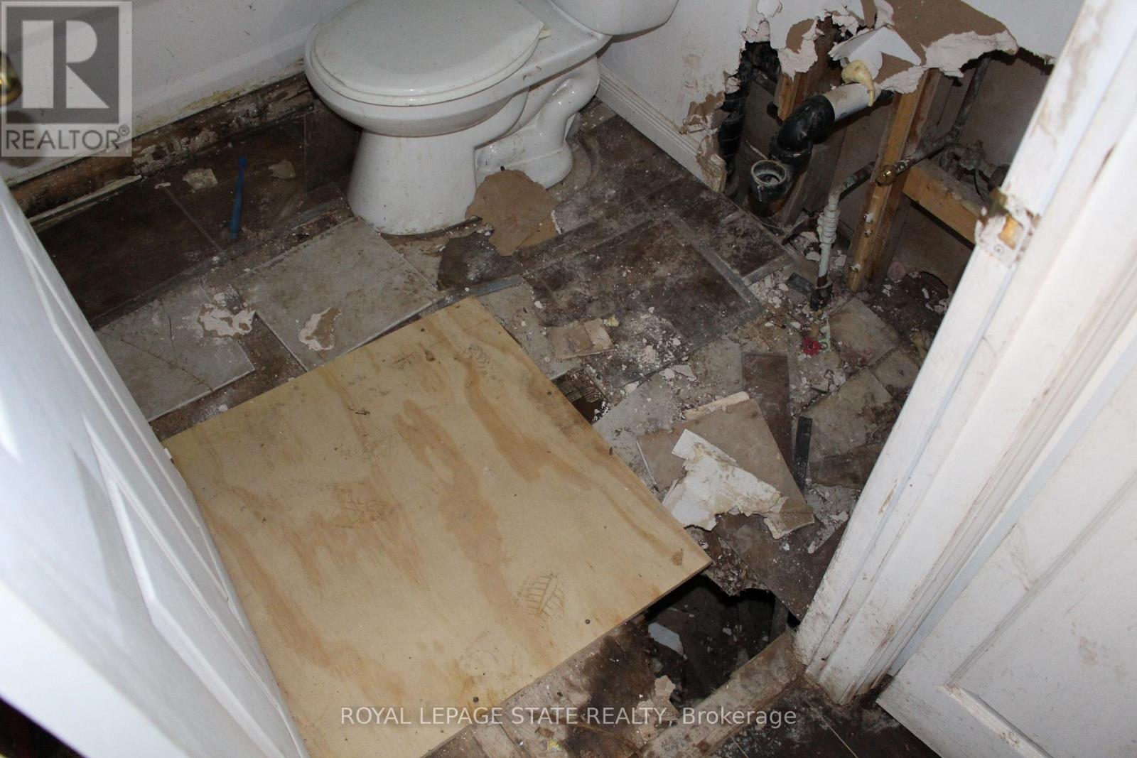 5406 Mcrae Street, Niagara Falls, Ontario  L2E 1R4 - Photo 25 - X12473655