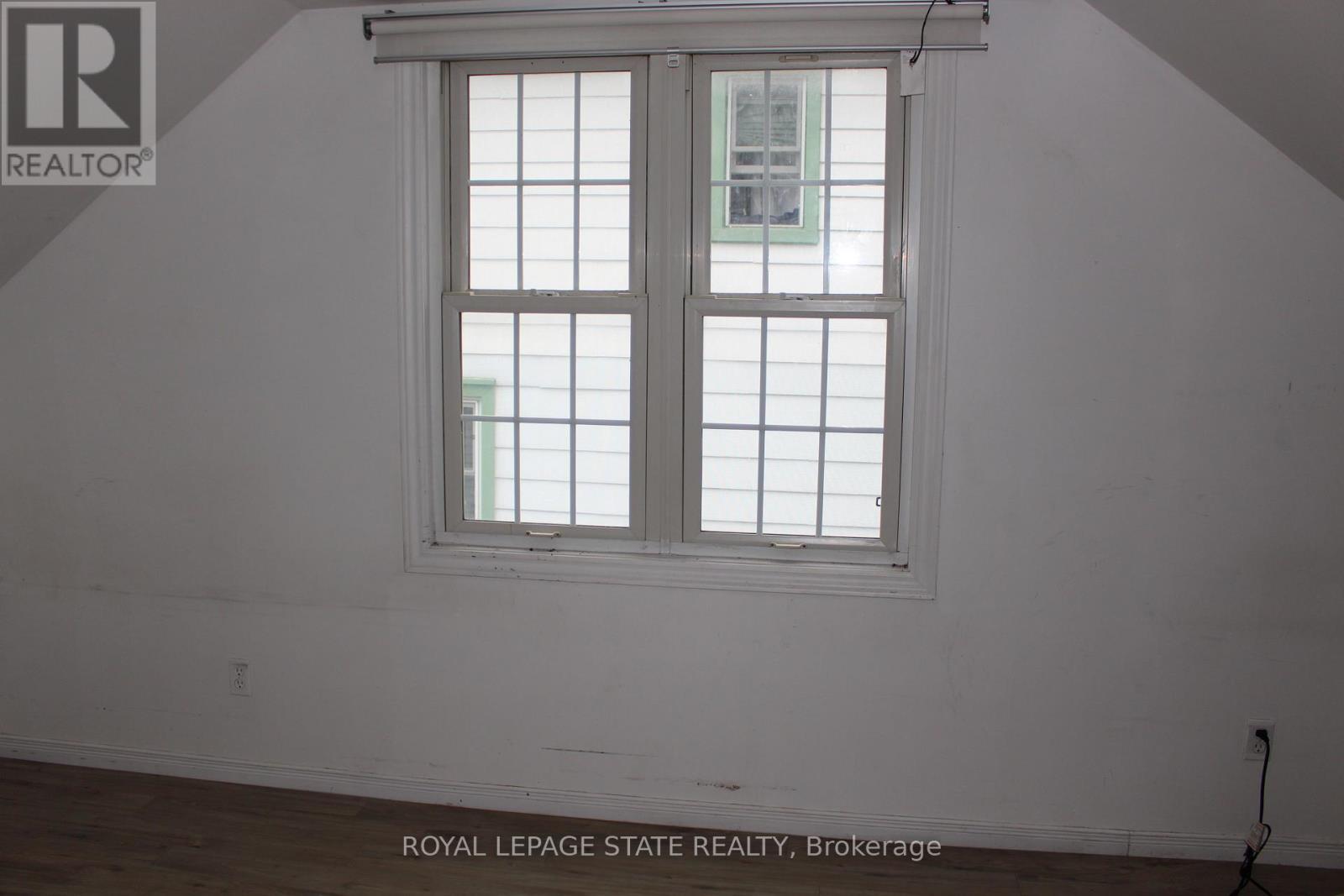 5406 Mcrae Street, Niagara Falls, Ontario  L2E 1R4 - Photo 28 - X12473655