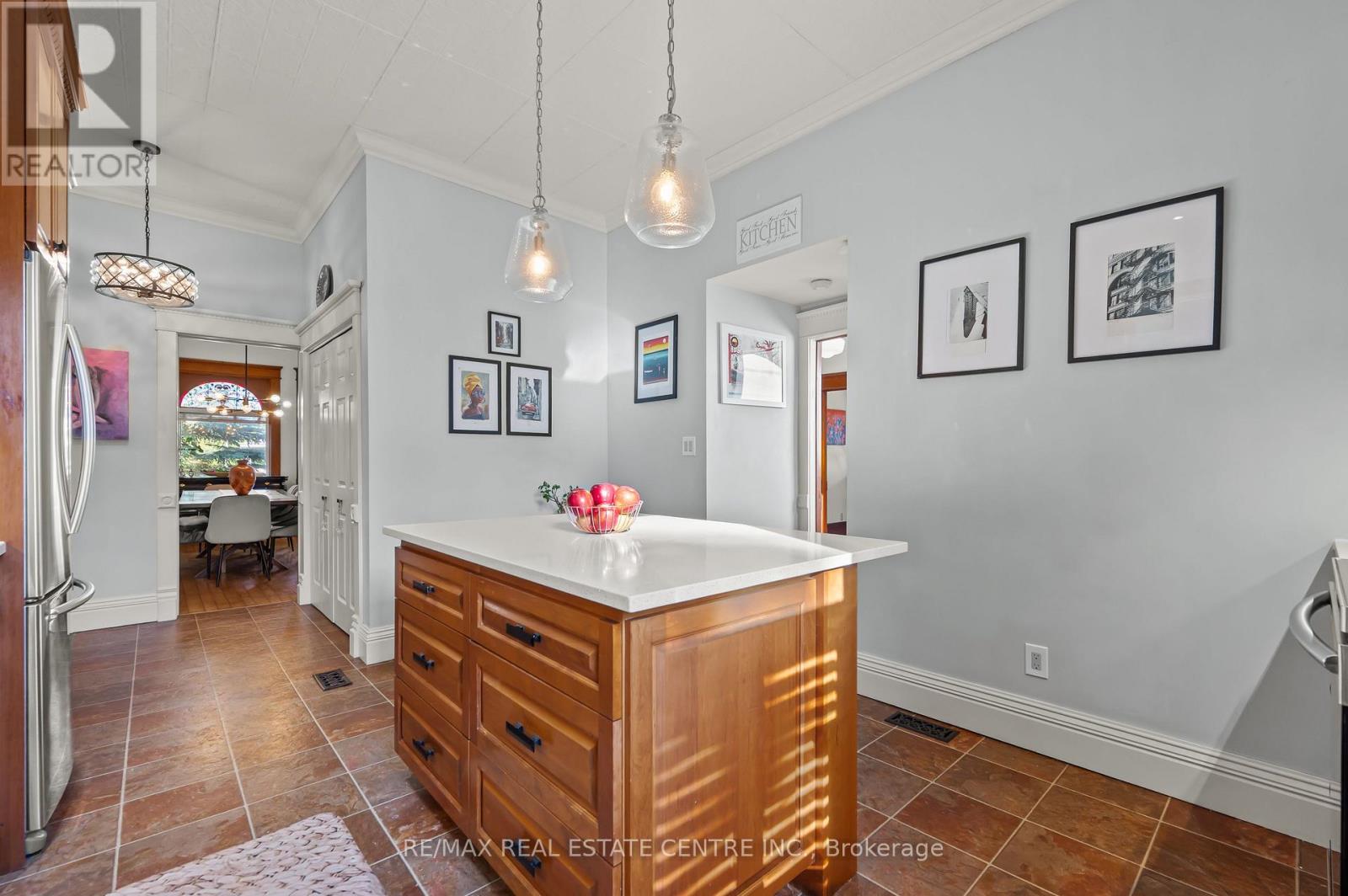 415 Wallace Ave Avenue N, North Perth, Ontario  N4W 1L5 - Photo 22 - X12473693