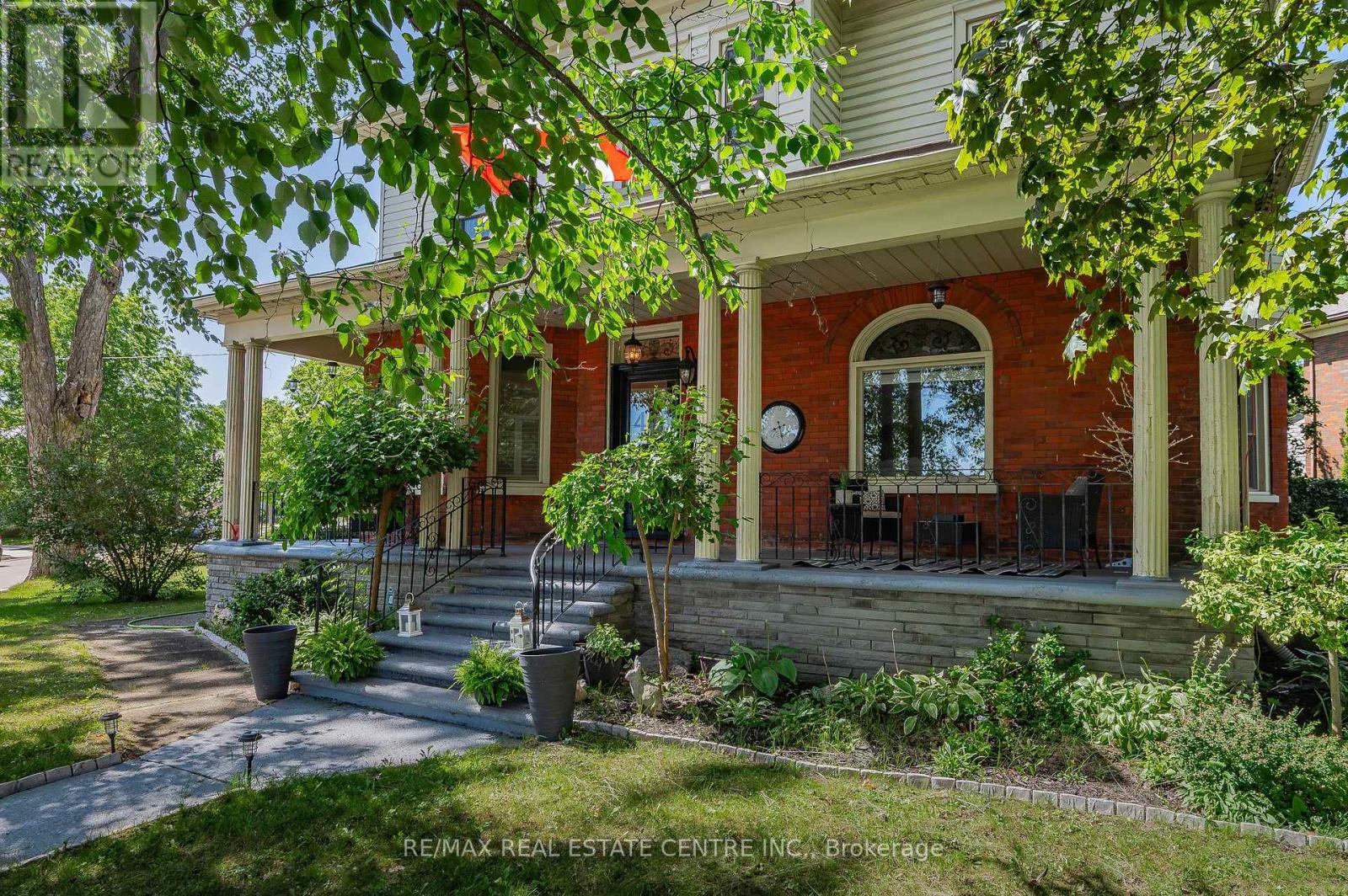 415 Wallace Ave Avenue N, North Perth, Ontario  N4W 1L5 - Photo 5 - X12473693