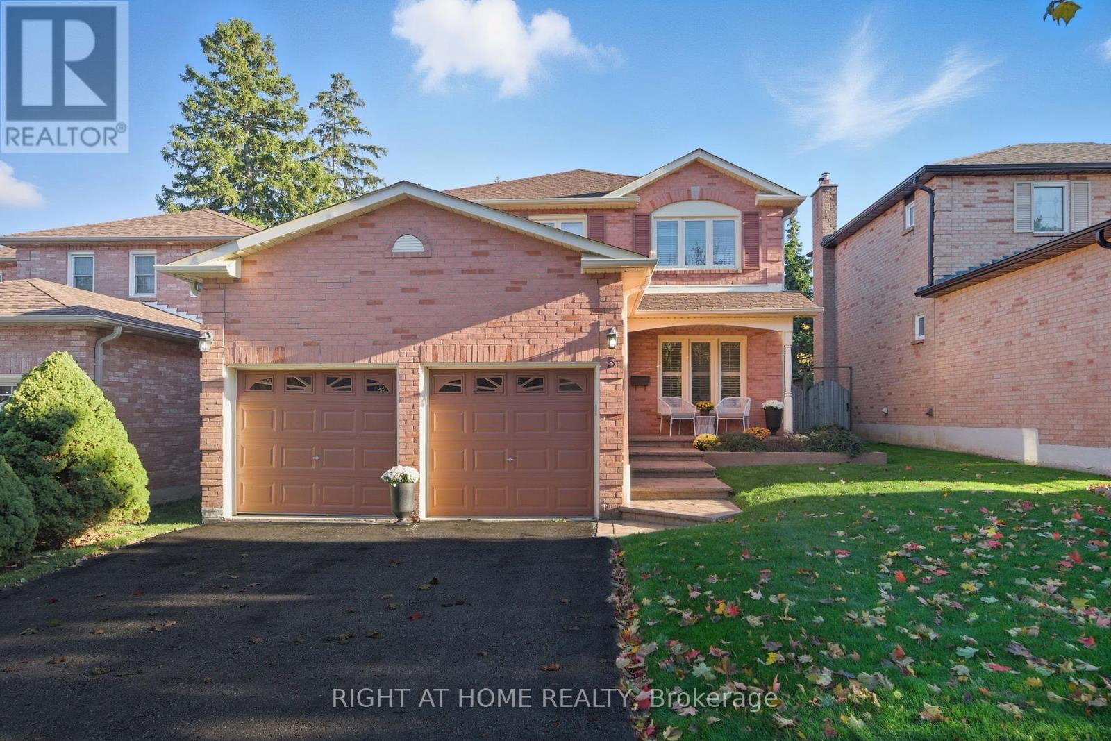 5 WICKENS CRESCENT, Ajax, Ontario