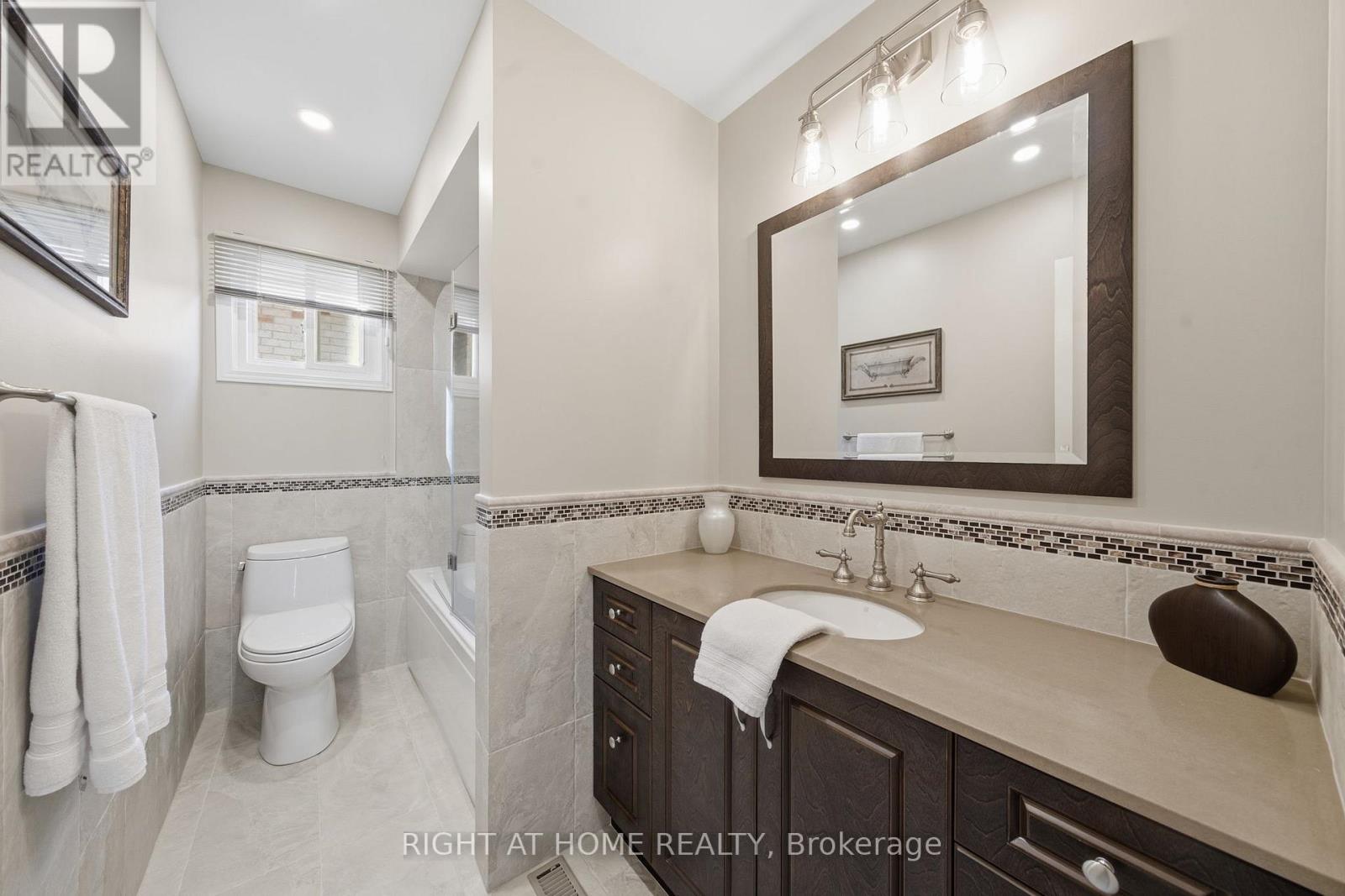 5 Wickens Crescent, Ajax (Central West), Ontario  L1T 3M7 - Photo 32 - E12473785