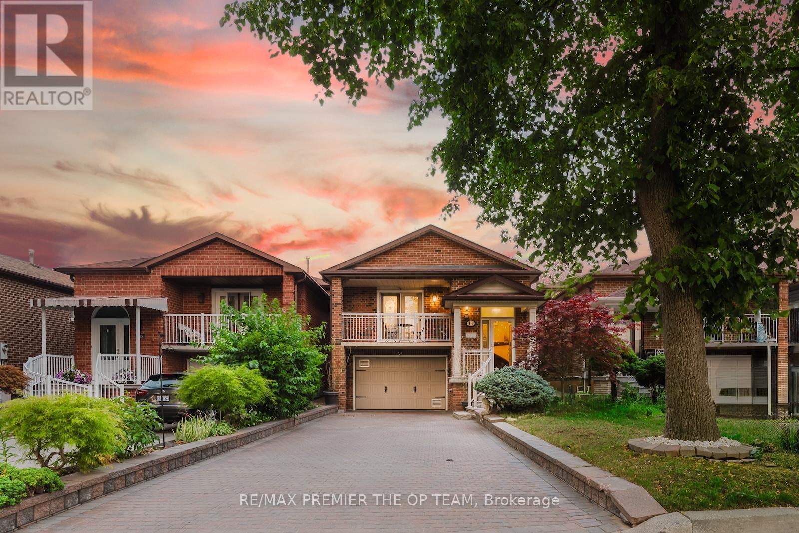 11 IMPERIAL COURT, Vaughan, Ontario