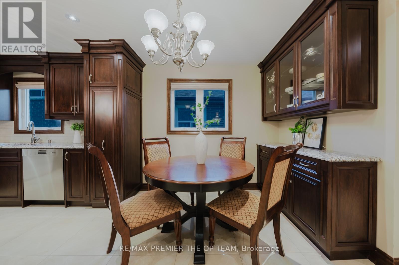 11 Imperial Court, Vaughan, Ontario  L4L 3T9 - Photo 7 - N12347457