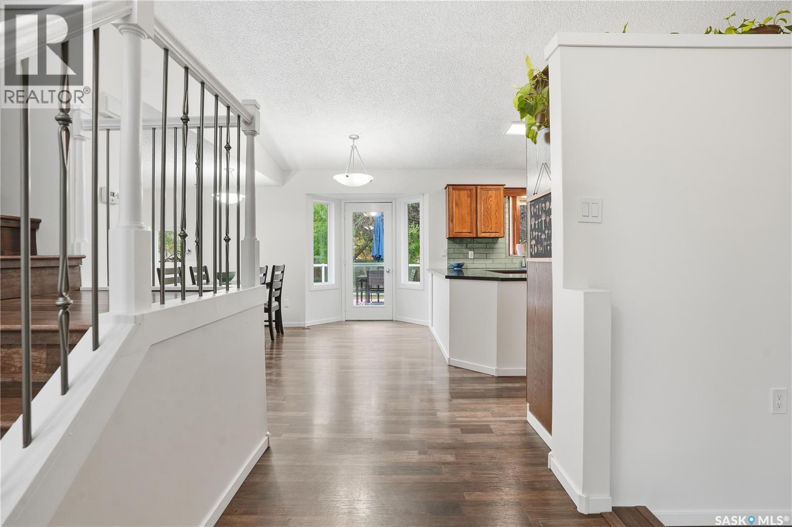 3327 Coughlin Bay E, Regina, Saskatchewan  S4V 1W3 - Photo 3 - SK021382