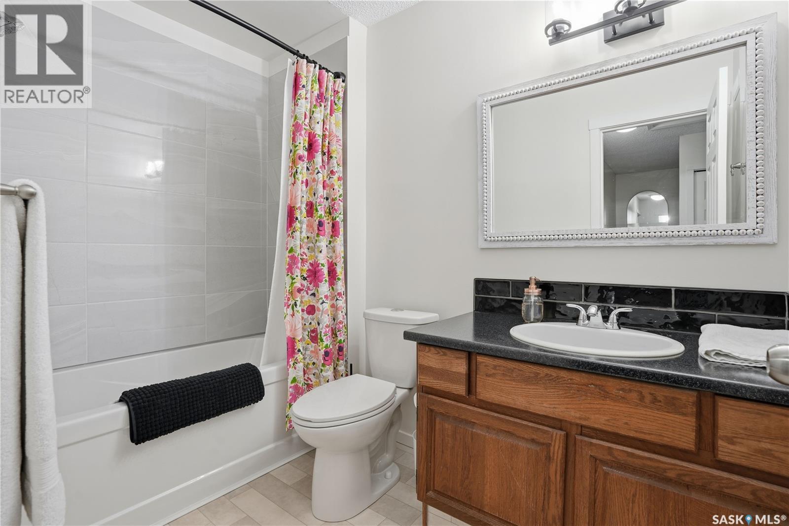3327 Coughlin Bay E, Regina, Saskatchewan  S4V 1W3 - Photo 32 - SK021382
