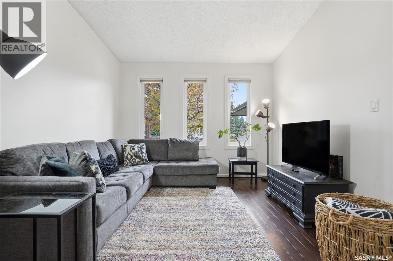 3327 Coughlin Bay E, Regina, Saskatchewan  S4V 1W3 - Photo 4 - SK021382