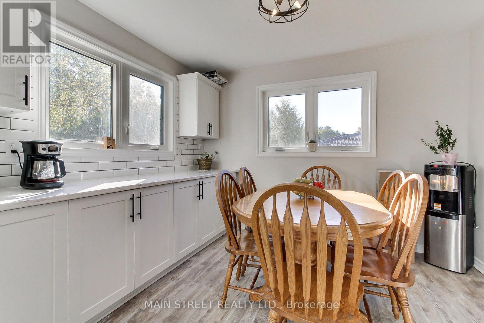16 Ramsay Street, East Gwillimbury, Ontario  L0G 1H0 - Photo 8 - N12473717