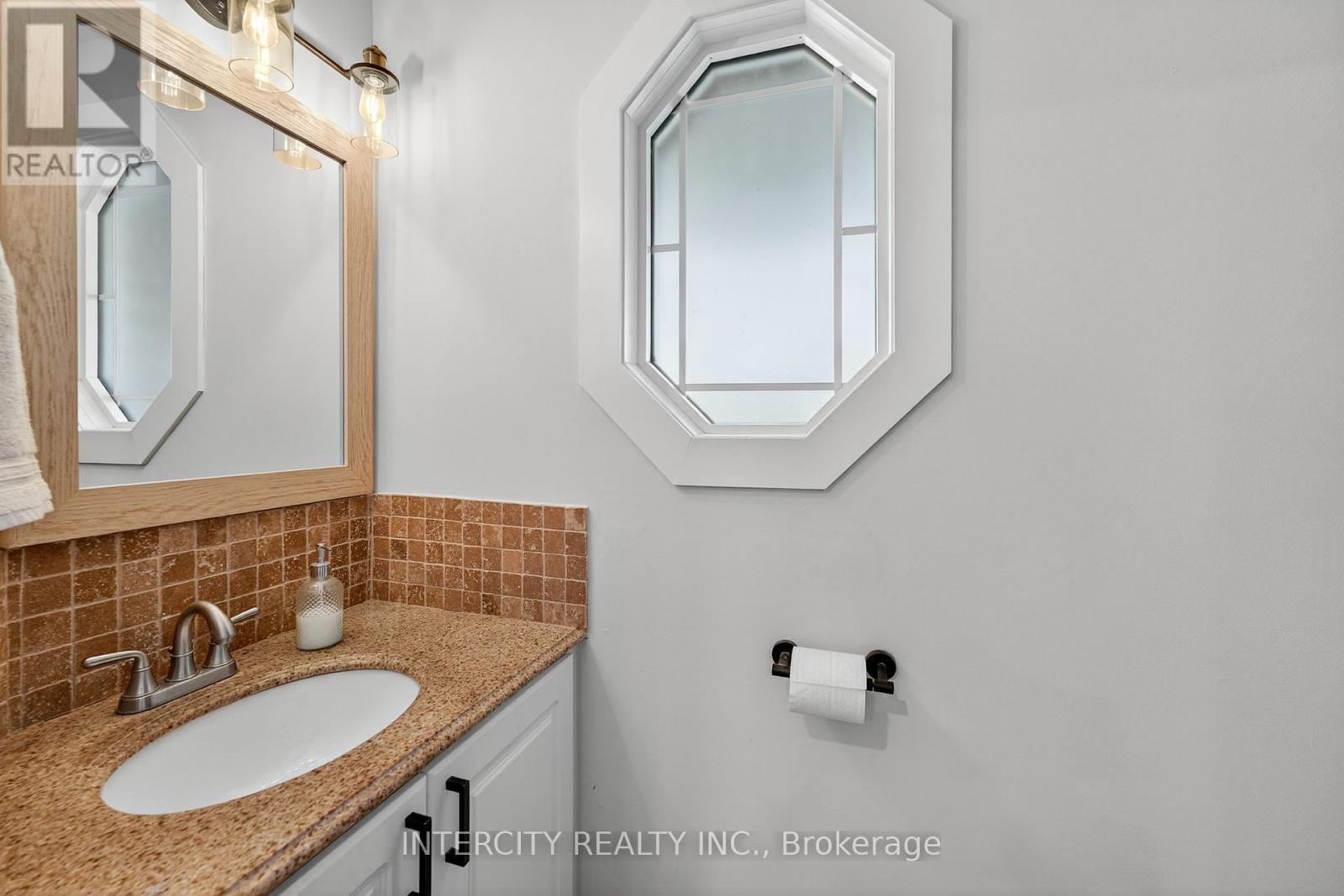 107 Albert Street E, New Tecumseth, Ontario  L9R 1G3 - Photo 6 - N12473720