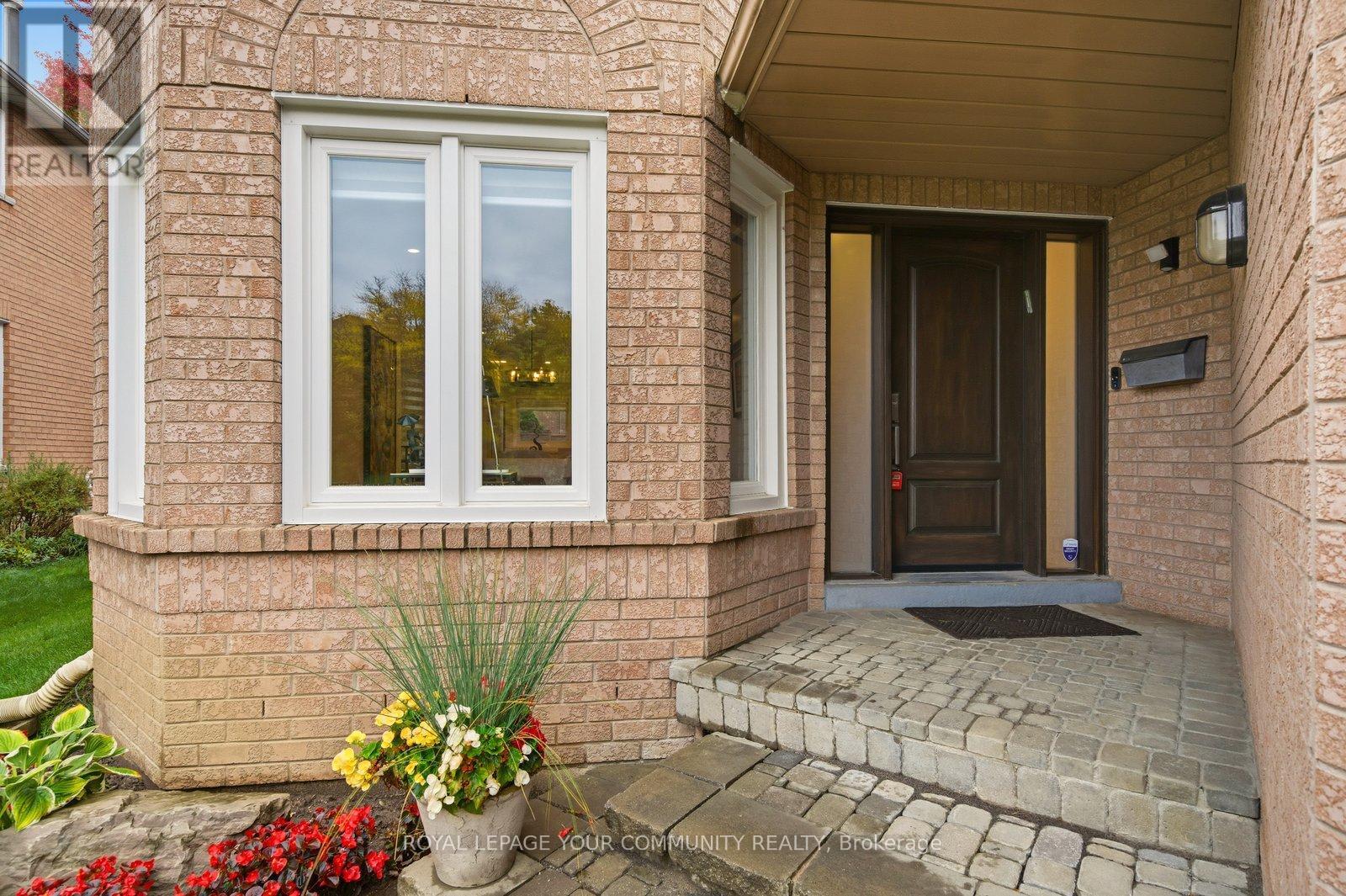 15 Redondo Drive, Vaughan, Ontario  L4J 7S7 - Photo 5 - N12473745