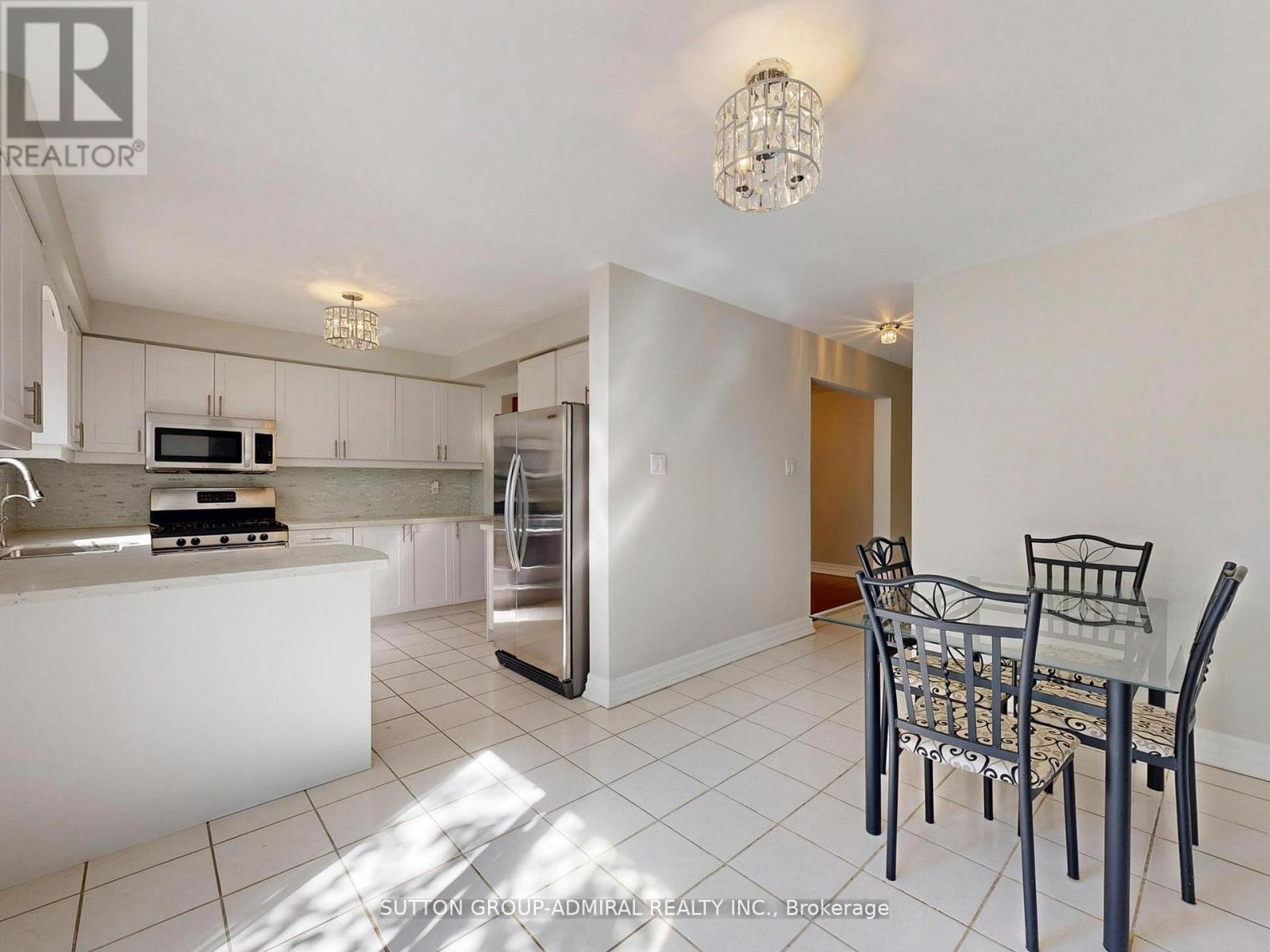 280 Bernard Avenue, Richmond Hill, Ontario  L4S 1C9 - Photo 13 - N12473746