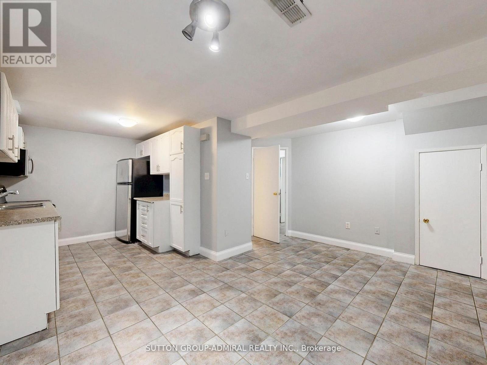280 Bernard Avenue, Richmond Hill, Ontario  L4S 1C9 - Photo 30 - N12473746