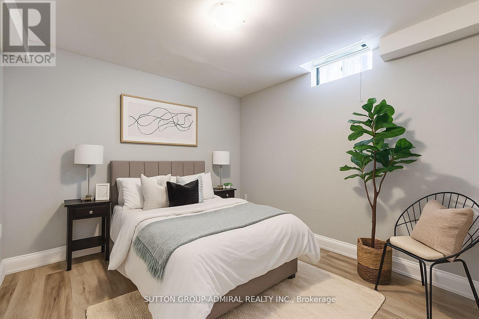 280 Bernard Avenue, Richmond Hill, Ontario  L4S 1C9 - Photo 32 - N12473746
