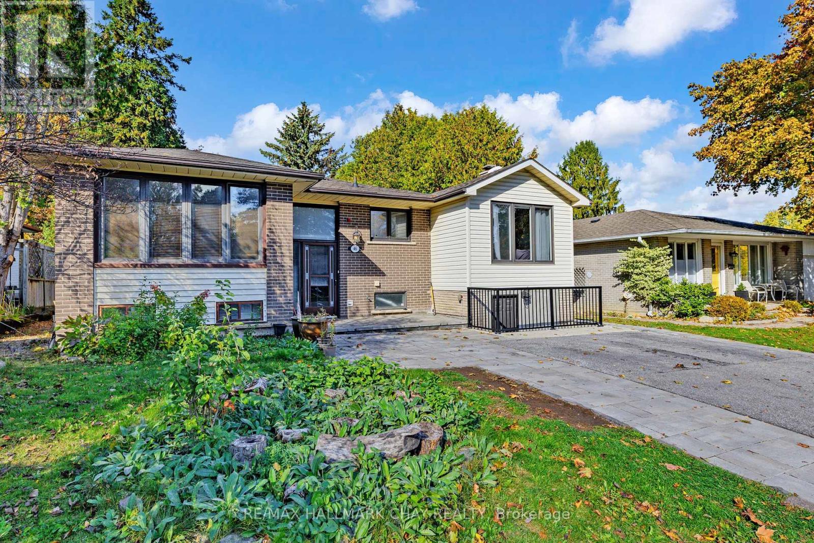 46 KEMANO ROAD, Aurora, Ontario