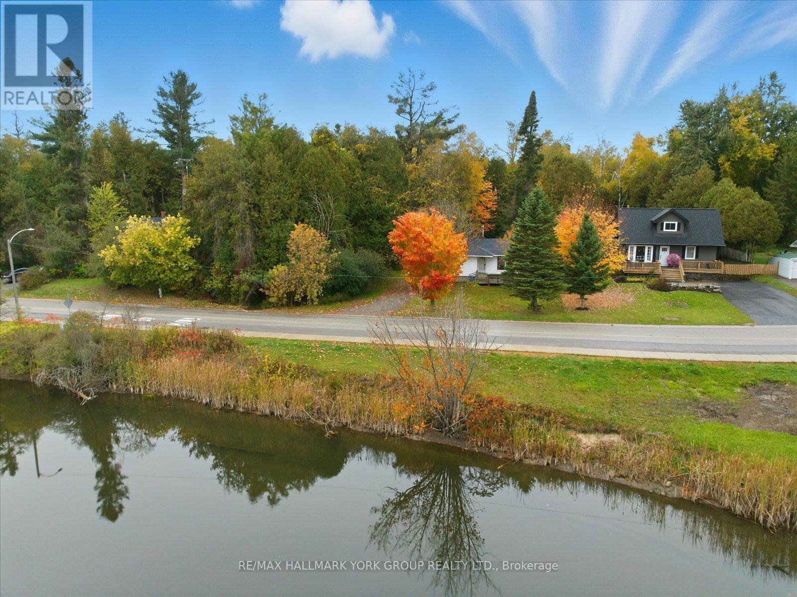 32 Station Road, Georgina, Ontario  L0E 1N0 - Photo 6 - N12473793