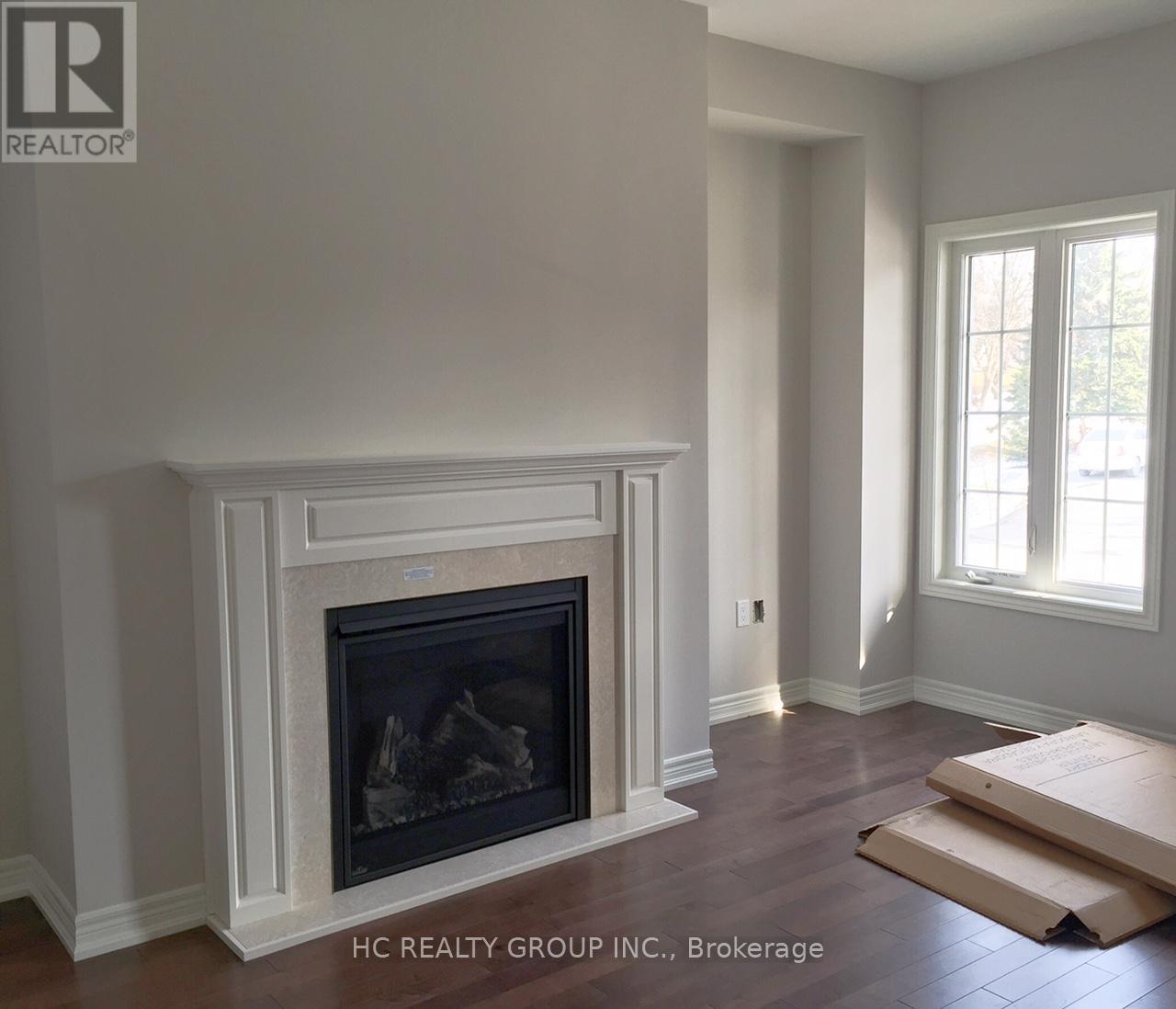 19 Zenyatta Lane, East Gwillimbury, Ontario  L9N 1K9 - Photo 4 - N12473799
